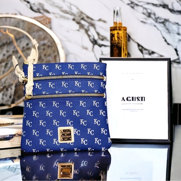 Dooney And Bourke 🦆🦆🦆KC Royals Crossbody NWT - Picture 1 of 4